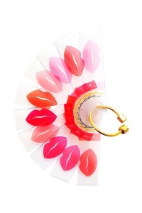 Цветовая губная палитра свотчей Contur